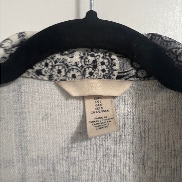 H&M Paisley print shirt - Picture 2 of 3